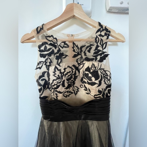 beautiful Dress - Picture 5 of 9